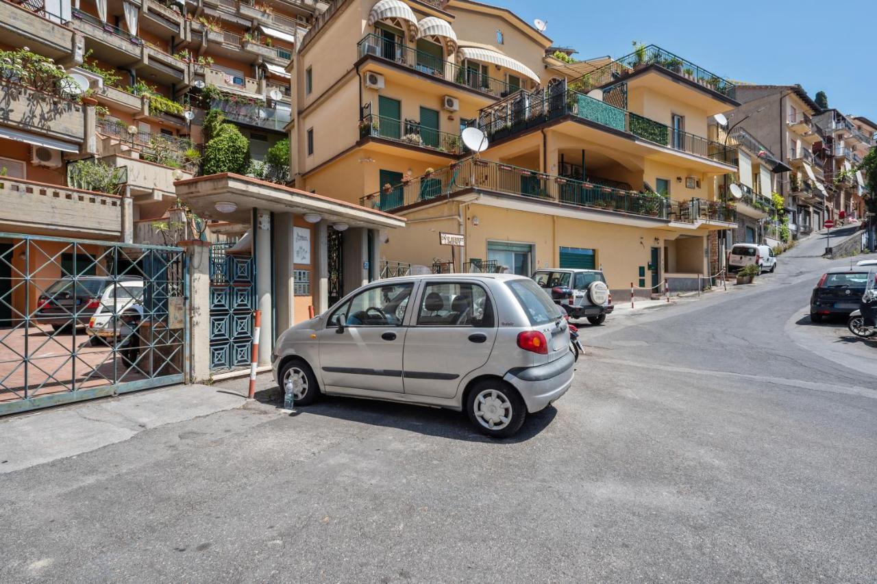 Taormina Comfortable Apartment With Terrace Eksteriør bilde